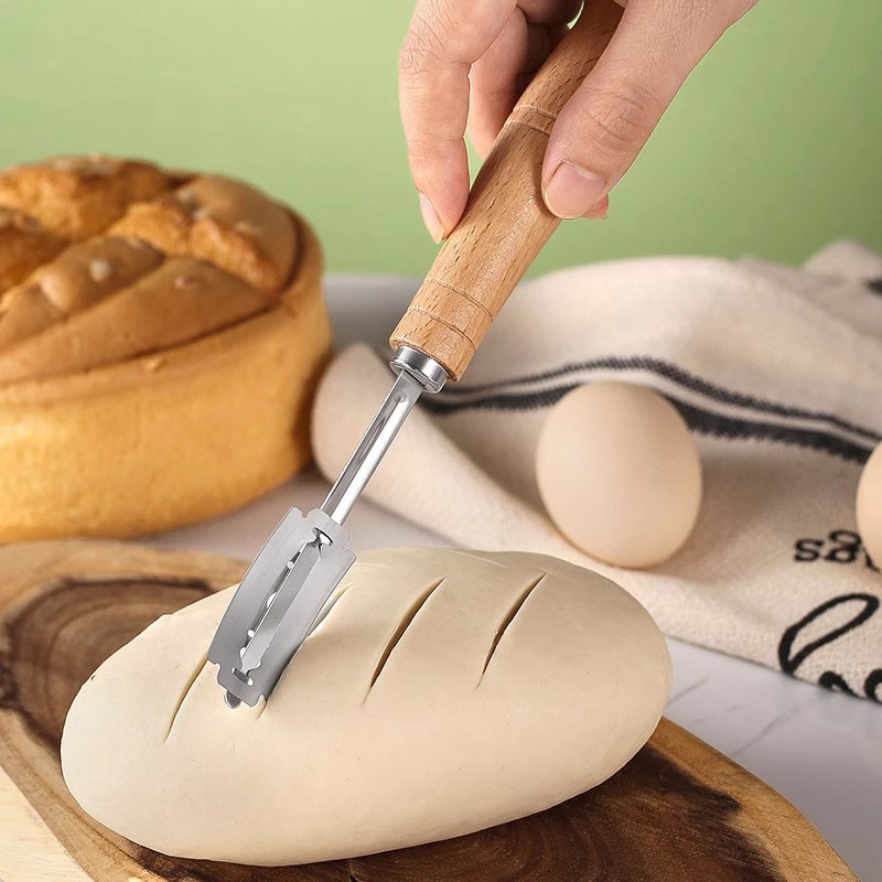 Bread Lame Scoring - ชุดมีดกรีดแป้งขนมปังสแตนเลสพรีเมียม พร้อมที่ตีไข่ แปรงทาน้ำมัน มีดกรีดแป้งสำหรับนักทำขนมปัง ด้ามไม้ อุปกรณ์ทำขนม